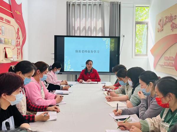 抓细卫生消毒 提升保育质量———金水区新建幼儿园开展保育员业务学习活动