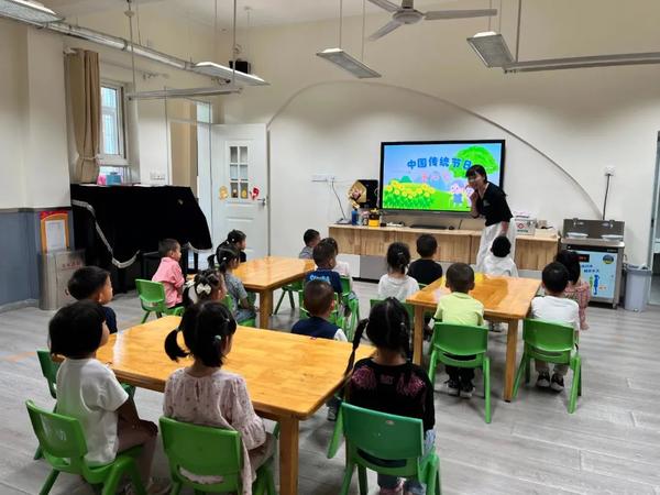 童心敬老，爱在重阳——金水区新建幼儿园重阳节主题教育活动