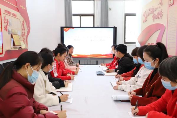 新建幼儿园开展“学习习近平总书记在学习贯彻党的二十大精神研讨班上的重要讲话精神”主题党日活动