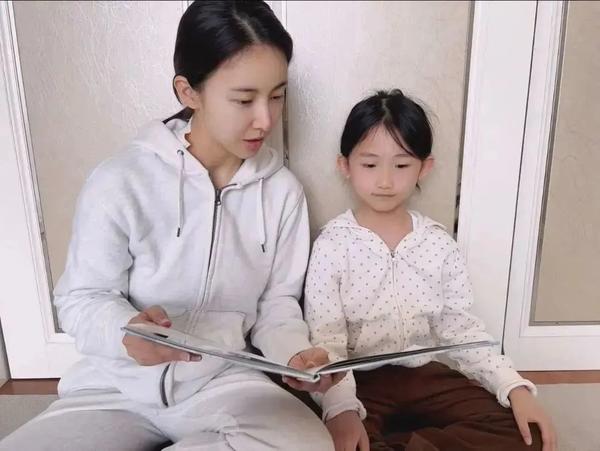 书香润童心 “悦”读伴成长--金水区新建幼儿园读书月系列活动之亲子阅读（三）