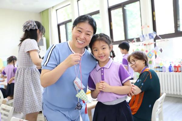 巧手织香囊 随香入端午--金水区新建幼儿园端午节系列活动之制作香囊