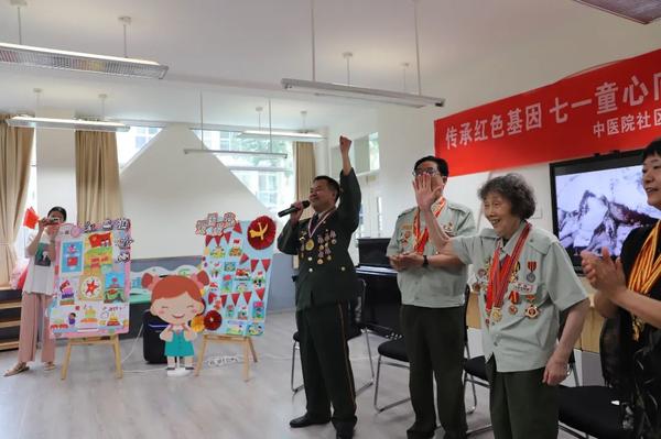 聆听红色故事 感悟红色精神--热烈欢迎抗美援朝老战士走进新建幼儿园讲述光辉岁月