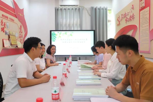 迎接安全检查 护航师幼平安--新建幼儿园迎接金水区教育系统秋季校园安全工作检查