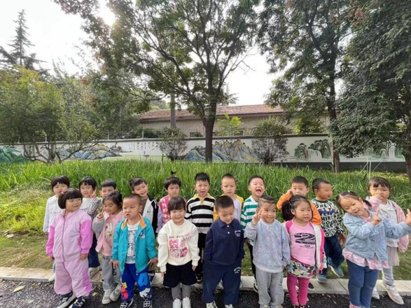 金秋拾趣 童享秋韵——郑州市金水区新建幼儿园小五班秋游记