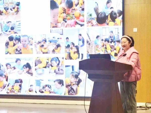 携手同行共助力 家校共育促成长--金水区新建幼儿园召开学期末家长会