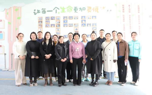 春日相约 共育花开--金水区新建幼儿园召开2023-2024学年第二学期园级家委会