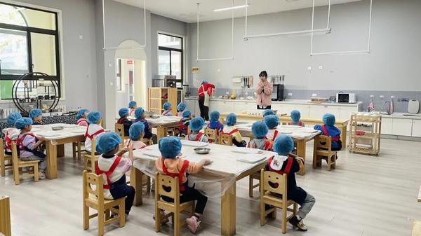霜降秋色尽  稚童育美食——金水区新建幼儿园中四班开展食育活动