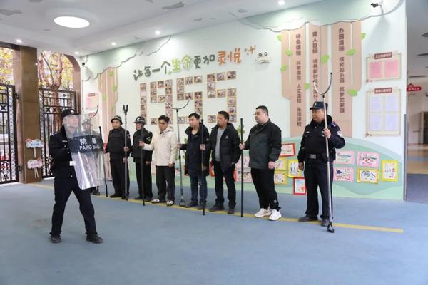 共筑安全防线共建和谐校园——郑州市金水区新建幼儿园开展防暴恐演练
